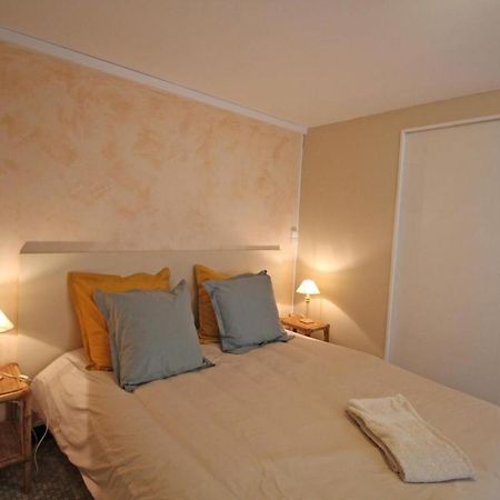 Bed and Breakfast Les Vieux Fourneaux Nantiat Екстер'єр фото